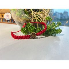Vòng Tay Hoa Sen Trầm Hương Chỉ Đỏ - Trang Sức Phong Thủy May Mắn Tài Lộc Cho Nữ