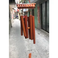 Chuông Gió Tre Đỏ Hình Mái Nhà - Trang Trí Phong Thủy Hành Mộc, Âm Thanh Dễ Chịu, Quà Tặng May Mắn Cho Gia Đình