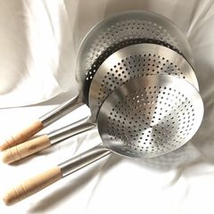 Vợt Vớt Xương Cao Cấp Cán Gỗ - Dùng Vớt Rau Củ, Thức Ăn Chiên, Inox 304 Bền Đẹp - Đồ Dùng Bếp Chất Lượng Nhật Bản (TV145)