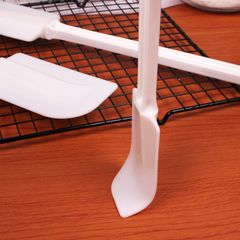 Phới Dẹt Quét Kem và Trộn Bột - Dụng Cụ Làm Bánh Nhà Bếp Đa Năng TVKITCHEN Chất Liệu Nhựa và Silicon, Màu Trắng (TV335)