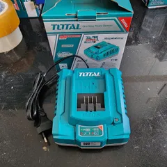 Đế sạc nhanh Total TFCLI20411 20V-4Ah - Sạc pin Lithium-Ion an toàn, hiệu suất cao, hàng chính hãng