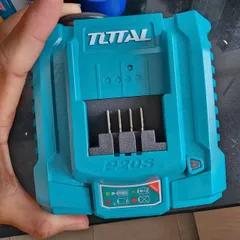 Đế sạc nhanh Total TFCLI20411 20V-4Ah - Sạc pin Lithium-Ion an toàn, hiệu suất cao, hàng chính hãng