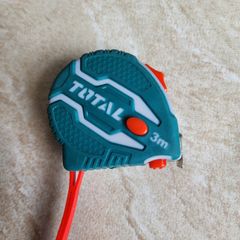 Thước cuộn thép 3m Total TMT126031 - Dụng cụ đo đạc chính xác, khóa cố định, tiện dụng cho thợ xây dựng và gia đình.