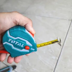 Thước cuộn thép Total TMT126051 5m - Dụng cụ cầm tay chính hãng với lưỡi thép chống mài mòn và khóa cố định tiện lợi cho đo lường chính xác