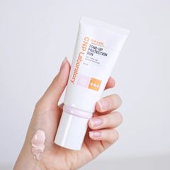 Kem Chống Nắng CNP 31ml SPF 50+ - Bảo Vệ Da Hiệu Quả, Kiểm Soát Dầu và Cung Cấp Độ Ẩm, Phù Hợp Đi Du Lịch và Hoạt Động Ngoài Trời