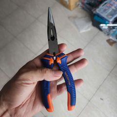 Kìm Mũi Nhọn 8 Inch Wadfow WPL2C08 - Dụng Cụ Cầm Tay Bền Chắc Chất Liệu Thép Carbon, Phủ Chống Gỉ, Tay Cầm Chống Trượt