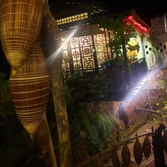 Đèn mây tre trang trí quán cafe - Chao đèn hình đó bắt cá hun nâu tự nhiên, độc đáo cho không gian sống và làm việc
