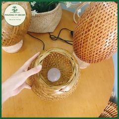 Đèn Bàn Ngủ Bằng Mây Tre Đan Phương Vy Decor - Trang Trí Nhà Cửa Độc Đáo, Thân Thiện Với Môi Trường, Phù Hợp Mọi Không Gian