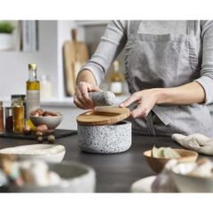 Bộ Chày Cối Joseph Joseph 20176 Dash Granite với Nắp Tre - Đồ Gia Dụng Bếp Tiện Lợi, Thiết Kế Sang Trọng, Độc Đáo