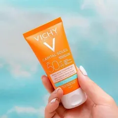 Kem Chống Nắng Vichy Capital Soleil 3 In 1 SPF50+ - Kem Nền Tinted Giảm Nám & Tàn Nhang, Che Phủ Nhẹ, Dành Cho Da Dầu
