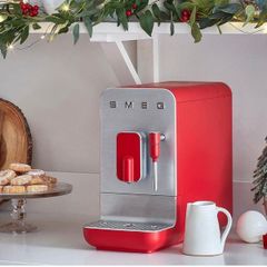 Máy Pha Cà Phê Espresso Smeg BCC02RDMEU Đỏ - 19 Bar, Tự Động, Chức Năng Tạo Bọt Sữa | Thiết Bị Pha Cà Phê Sang Trọng