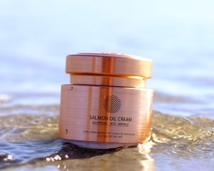 Kem dưỡng trắng da, lão hóa da dầu cá hồi CRE8SKIN salmon oil cream