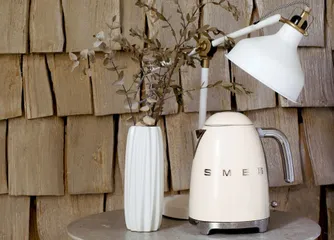 Ấm Siêu Tốc SMEG KLF03CREU Cream - Bình Đun Nước 1.7L, Công Suất 2400W, Thiết Kế Sang Trọng và An Toàn
