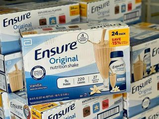 Sữa Ensure nước thùng 16 chai 302797