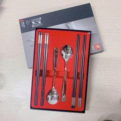 Bộ Thìa Đũa Zwilling 39180-001 - Bao Gồm 4 Đôi Đũa Nhựa Cao Cấp và 2 Thìa Thép Không Gỉ - Dụng Cụ Nhà Bếp Sang Trọng