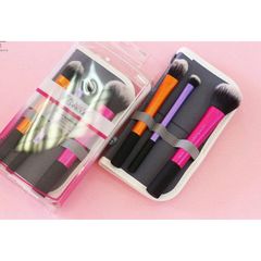 Bộ Cọ 3 Cây Real Techniques Travel Essential - Bộ Trang Điểm Du Lịch Tiện Lợi Cho Lớp Nền Tự Nhiên và Dễ Dàng Tán