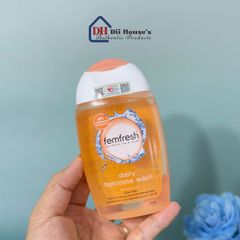 Dung dịch vệ sinh phụ nữ Femfresh Daily Wash 150ml – Sạch khuẩn, khử mùi, chiết xuất tự nhiên, an toàn cho mọi độ tuổi.