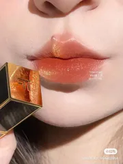 Son môi Tom Ford 93 Satin Matte Invite Only - Màu đỏ ruby quyến rũ, chất son mềm mại, bền màu cho mọi dịp sử dụng.