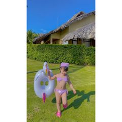 Set Bikini Bé Gái Với Mũ Và Phụ Kiện - Thời Trang Biển Đáng Yêu Cho Mùa Hè