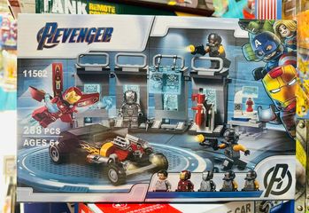 Bộ lắp ráp 11562 xưởng chế tạo xe siêu anh hùng Avengers - Đồ chơi Lego cho trẻ em - Khám phá và sáng tạo cùng Marvel