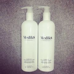 Sữa Rửa Mặt Medik8 Surface Radiance Cleanse 500ml - Sạch Sâu, Dưỡng Ẩm, Làm Sáng Da, Phù Hợp Với Mọi Loại Da, Đặc Biệt Da Nhạy Cảm