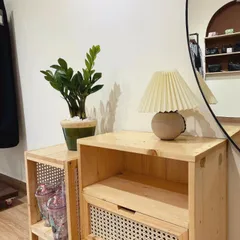 Kệ Tủ Đầu Giường Gỗ Thông Phối Mây Đan Mắt Cáo - Ngăn Kéo Tiện Dụng, Kích Thước 45x35x52cm, Sơn PU Chống Ẩm Mốc