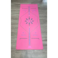 Thảm yoga chống trượt cao cấp Louis Yoga chất liệu cao su tự nhiên có đường định tuyến Louis Queen