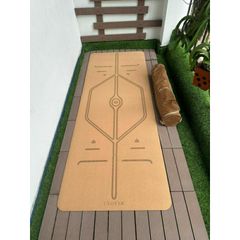 Thảm cao su non mặt gỗ bần tự nhiên hãng CLOVER