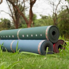 Thảm tập Yoga cao su cao cấp hãng Louis Yoga có định tuyến - Chống trơn, thấm mồ hôi, bám tốt - phiên bản Nature