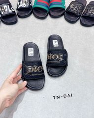 Dép Lê Kiểu Ngẫu Nhiên Size 25-29 Cho Bé Trai - Giày Mùa Hè Thoải Mái, An Toàn Và Đáng Yêu