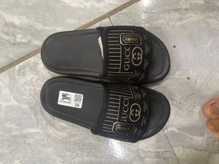 Dép Lê Kiểu Ngẫu Nhiên Size 25-29 Cho Bé Trai - Giày Mùa Hè Thoải Mái, An Toàn Và Đáng Yêu