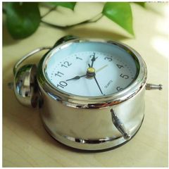 Đồng Hồ Báo Thức Inox Cổ Điển Kim Trôi - Thiết Kế Nhỏ Gọn, Có Đèn Led, Chạy Êm - Thích Hợp Cho Phòng Ngủ và Bàn Làm Việc