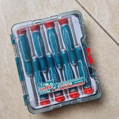 Bộ 8 Tua Vít Total THT250826 - Dụng Cụ Tiện Ích Chất Lượng Cao, Tay Cầm Thoải Mái, Hộp Nhựa Tiện Dụng