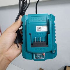 Đế Sạc Pin 20V Total TFCLI2001 - Thiết Bị Tiện Ích Sạc Nhanh Cho Pin 20V/2.0Ah, Kết Nối Chíp Chất Lượng