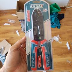 Kìm tuốt dây điện Total THT15851 8.5