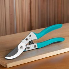 Kéo cắt tỉa cây kiểng 8 inch Total THTP62081 - Lưỡi thép carbon, tay cầm nhôm PVC chống trượt - Dụng cụ làm vườn chuyên nghiệp