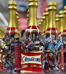 {Xả Date 11/25} Kẹo socola chai celebrations travel retail exclusive 296GR  - Hàng Đức