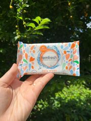 Khăn ướt vệ sinh vùng kín Femfresh - Khăn hàng ngày chiết xuất tự nhiên, pH cân bằng, 25 tờ tiện lợi, dễ sử dụng