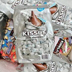 Kẹo Socola Kisses Hershey 1,58 Kg - Socola Sữa Nguyên Chất Thơm Ngon, Quà Tặng Lý Tưởng Cho Mọi Dịp