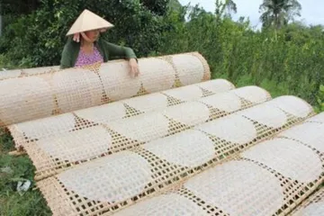 1kg Bánh Tráng Gạo Phú Yên - Đặc Sản Việt Nam Chất Lượng Cao (23 Cái) - Thích Hợp Cho Món Cuốn, Tiệc Tùng, Picnic