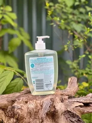 Dung dịch vệ sinh phụ nữ Femfresh 600ml - Dành cho da nhạy cảm, không xà phòng, không hương liệu, hỗ trợ cân bằng pH và hệ vi sinh vật