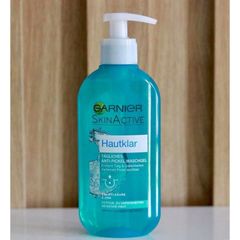 Sữa rửa mặt cho da nhờn và da mụn Garnier