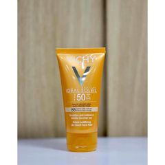 Kem Chống Nắng Vichy BB Emulsion SPF 50 - Chống Nắng & Làm Sáng Da, Thay Thế BB Cream, An Toàn Cho Da Nhạy Cảm