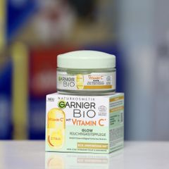 Kem Dưỡng Ẩm Ban Ngày GARNIER BIO Vitamin C GLOW - Chăm Sóc Da Đều Màu Sáng Khỏe, Giảm Thâm Nám, 50ml