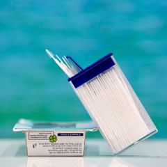 Tăm que nhựa làm sạch kẽ răng Dontodent Brush-Sticks - Hộp 150 que, an toàn và nhẹ nhàng cho sức khỏe răng miệng.