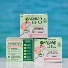 Kem Dưỡng Da Hữu Cơ Garnier Bio Rosy Glow 3in1 – Dưỡng ẩm, Làm Rạng Rỡ Da Tự Nhiên, Phù Hợp Mọi Loại Da