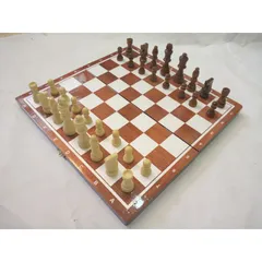 Bộ cờ vua gỗ  cao cấp kích thước 35x35x 2cm ,giúo phát triển trí tuệ
