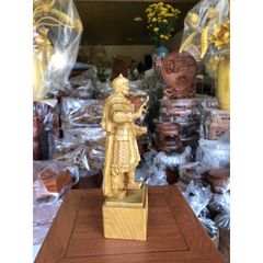 Tượng Vua Quang Trung Bằng Gỗ Bách Xanh Thơm Nức KT 30×10×8cm