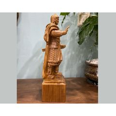Tượng Vua Quang Trung Bằng Gỗ Bách Xanh Thơm Nức KT 30×10×8cm