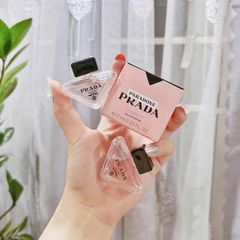 Nước hoa Prada Eau de Parfum 7ml - Hương thơm quyến rũ, nhỏ gọn, hoàn hảo cho cả ngày và đêm, món quà lý tưởng cho người yêu thích thời trang.
